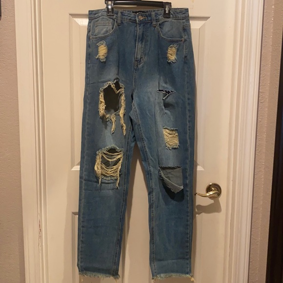 Missguided Extreme Ripped Riot Mom Jeans NWOT - Picture 3 of 9